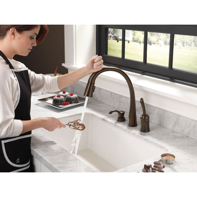 Delta Venetian Bronze Finish Pilar Collection Single Handle Pull Down Kitchen Faucet with Touch2O Technology and Soap Dispenser Package D032CR